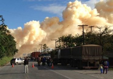 O que causou a nuvem tóxica em Santa Catarina?